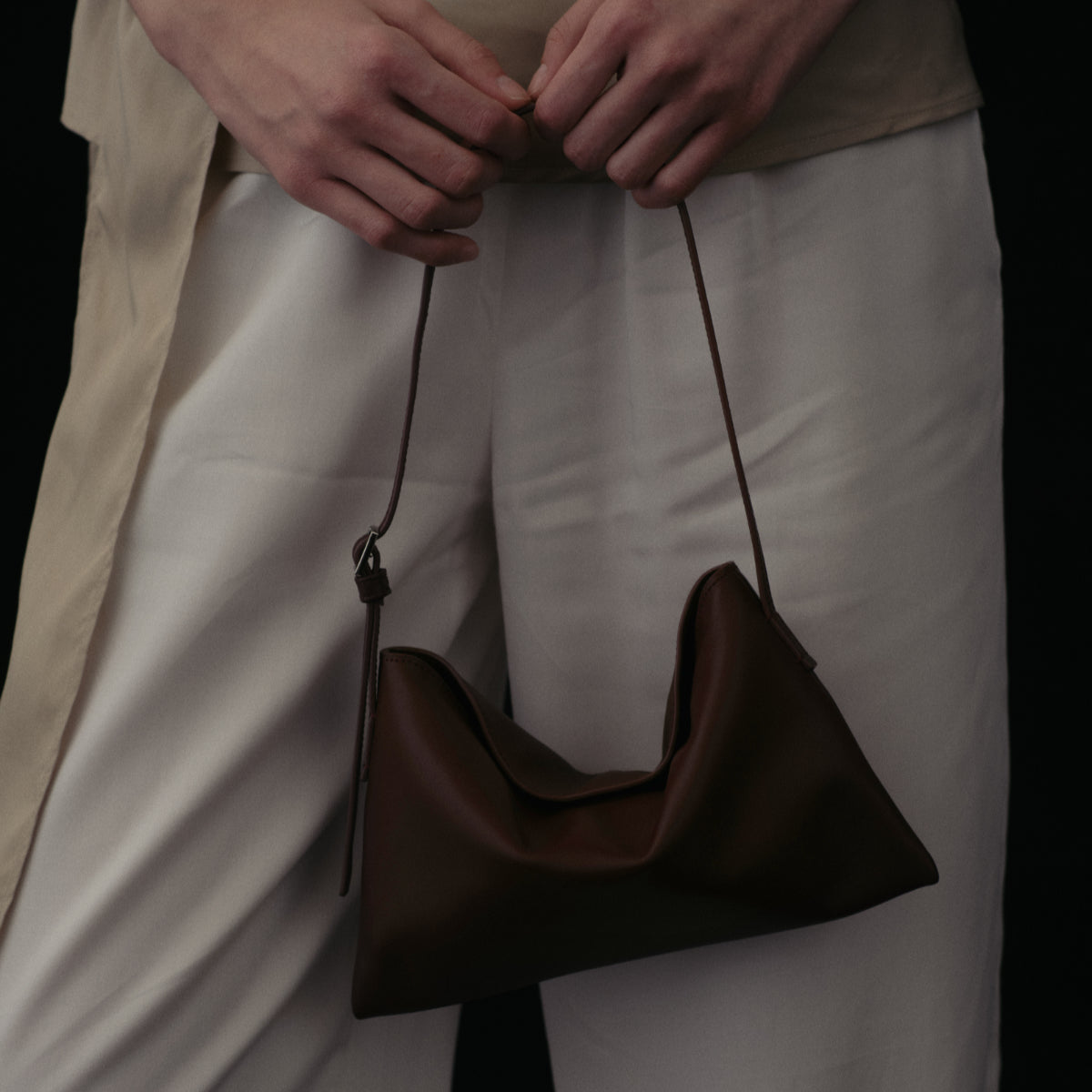 SHE KNOWS - Papier Bag