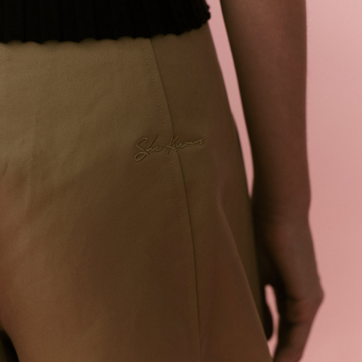 She Knows - Bobby Barrel Pants