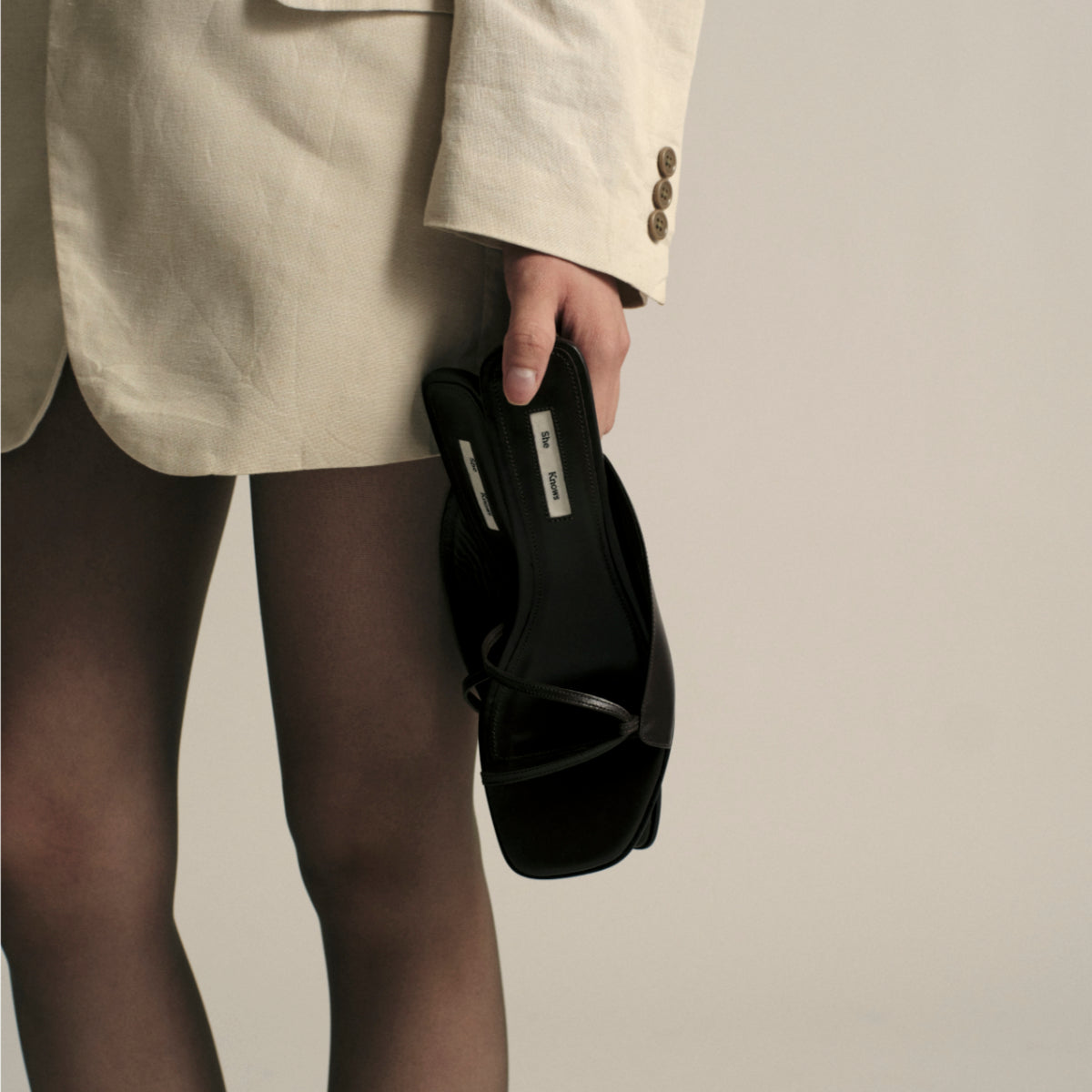 She Knows - Inez Leather Sandals