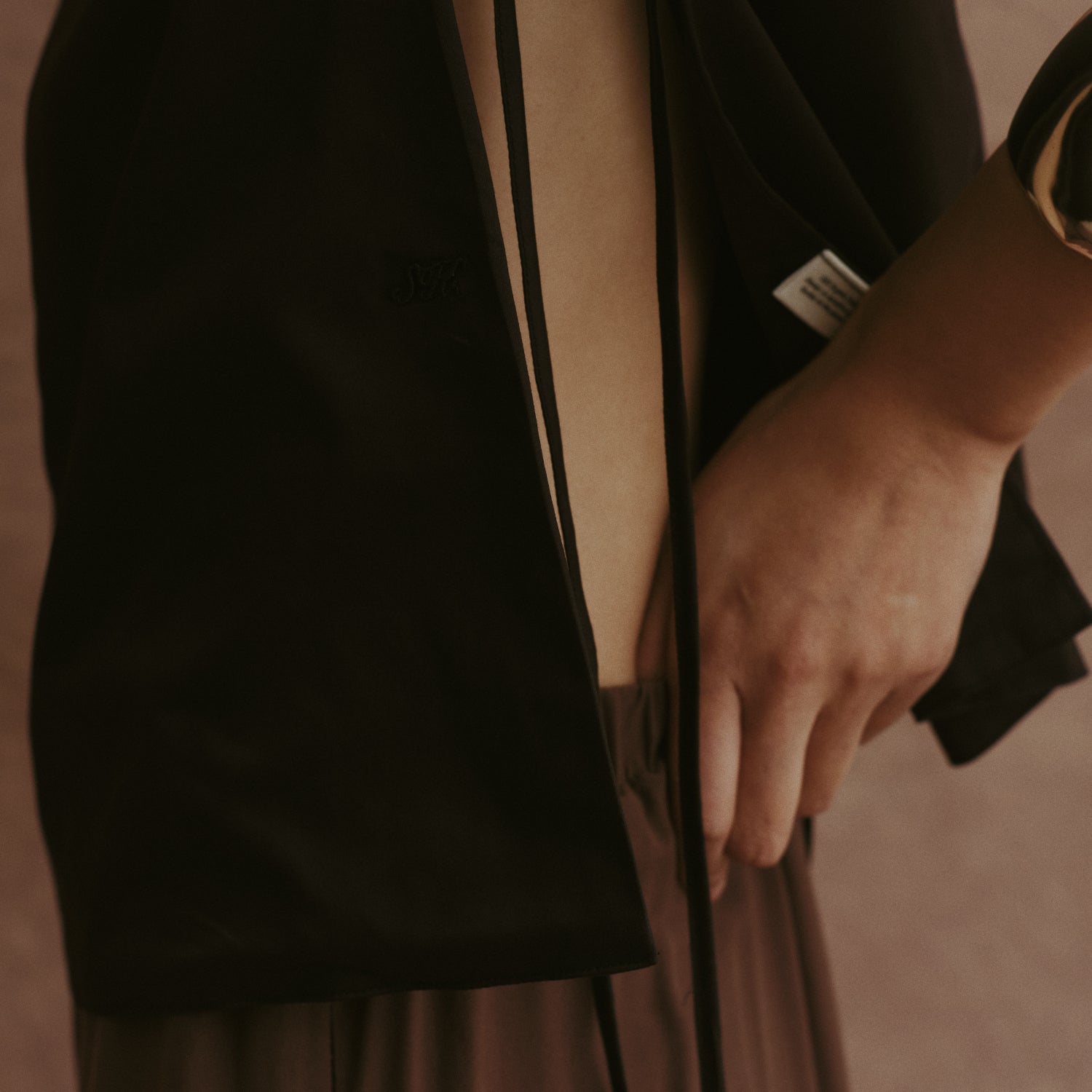 She Knows - Vinn Blouse