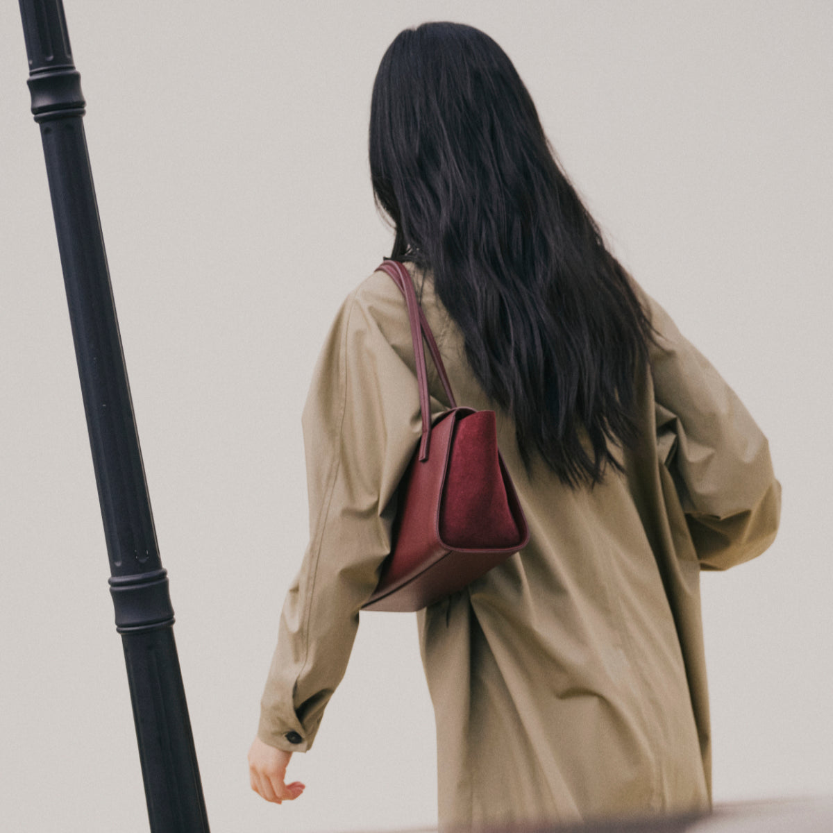 She Knows - Jane City Bag