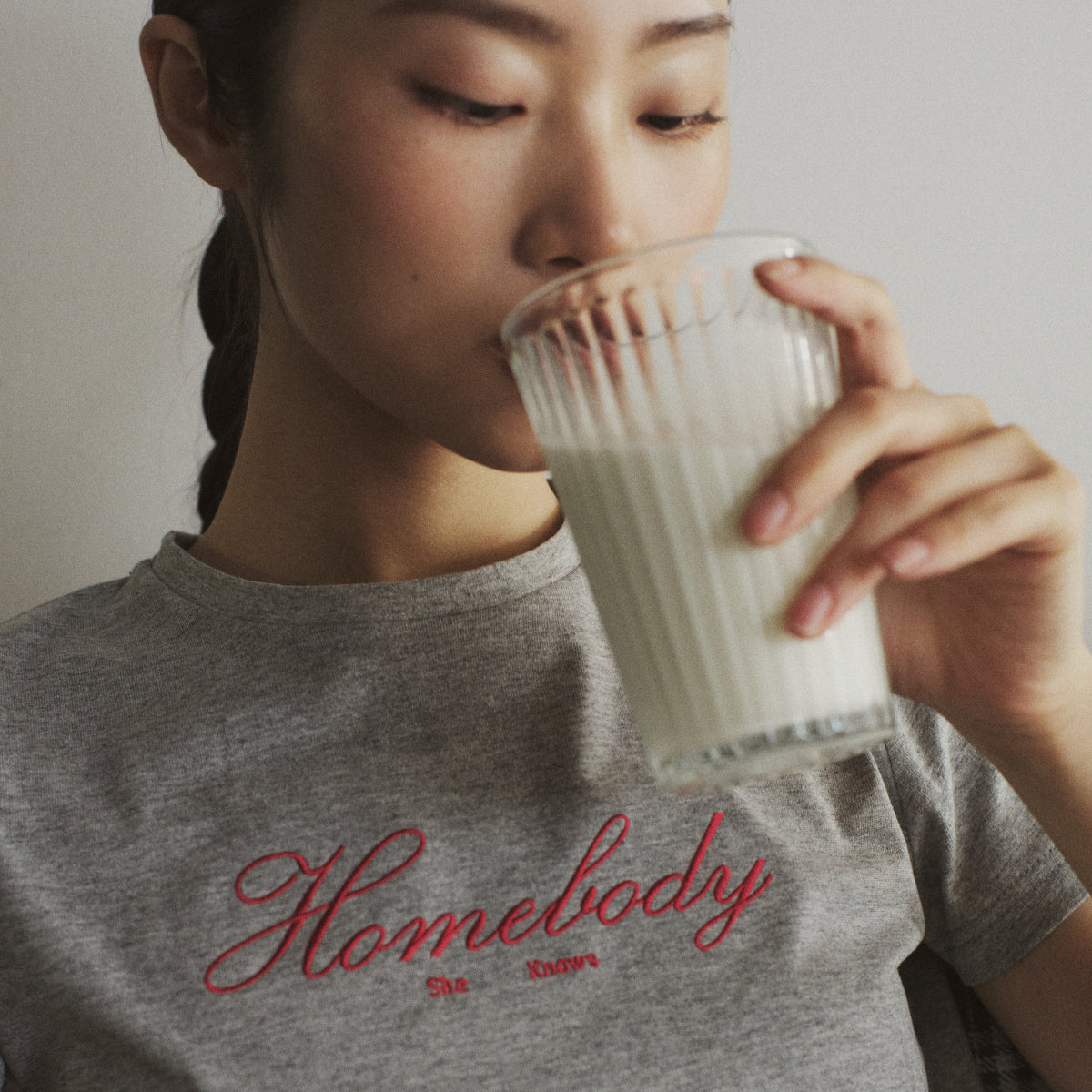 She Knows - Homebody Slim Fit T-Shirt