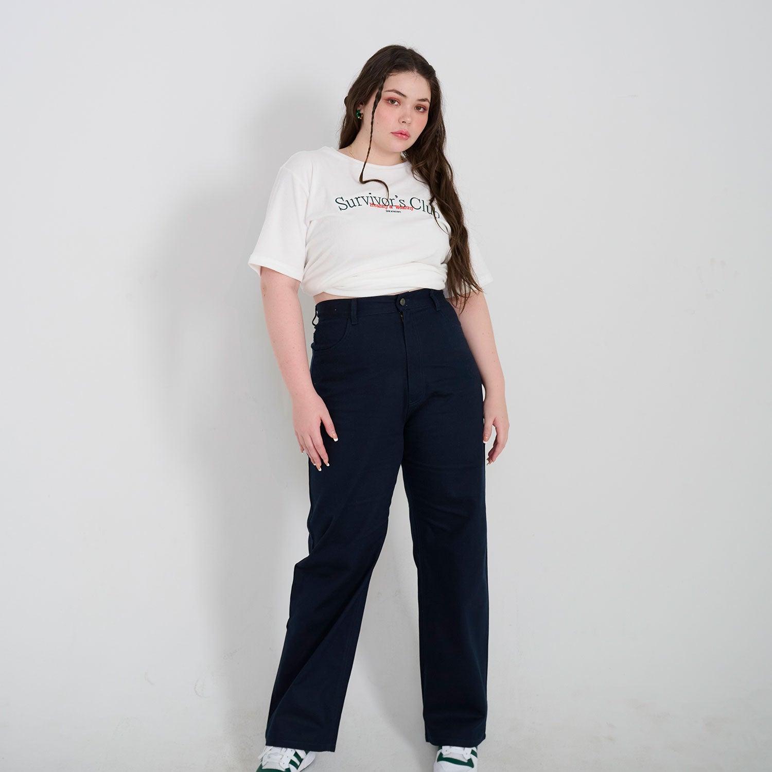 SHE KNOWS - Survivor's Club Oversized T-Shirt