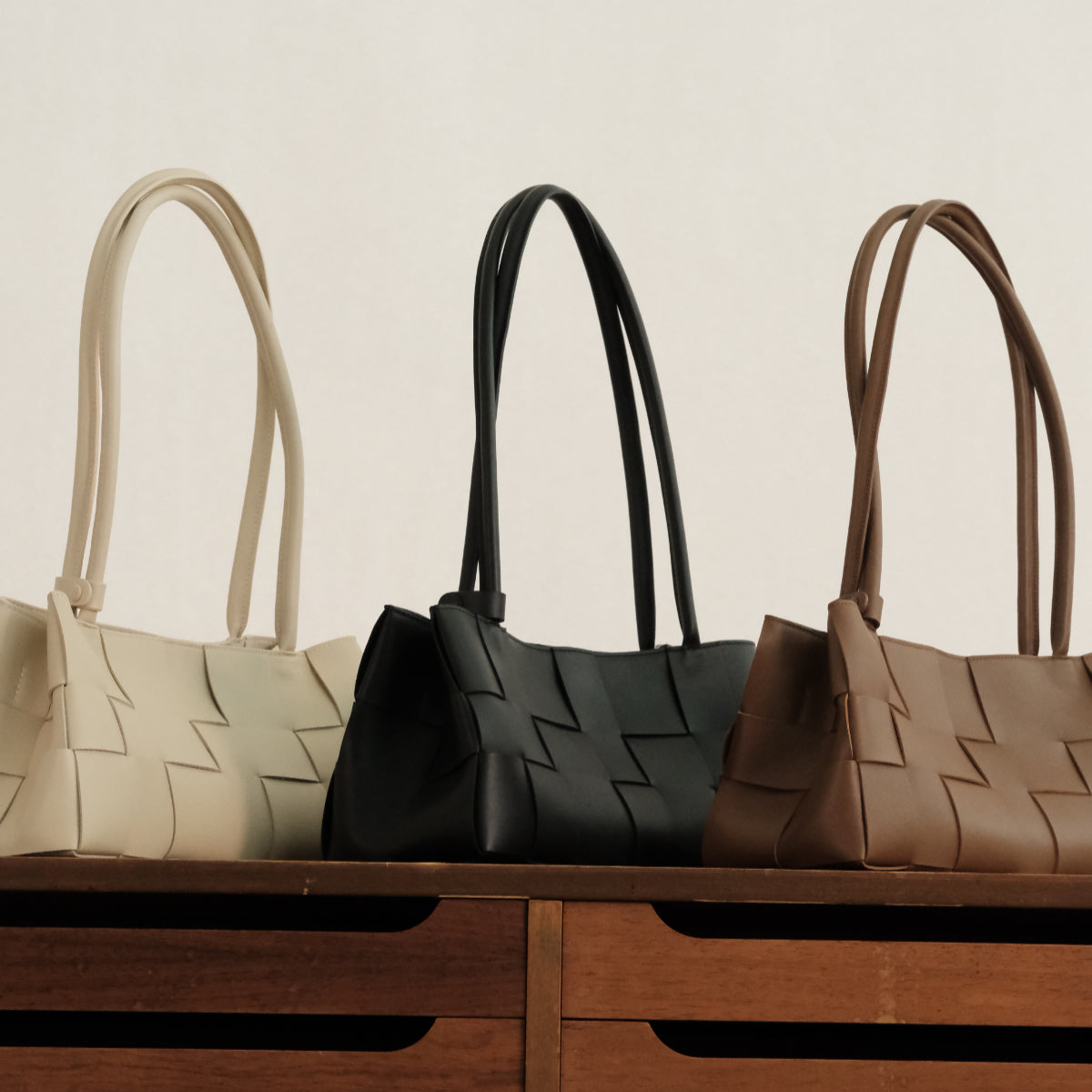 SHE KNOWS - Willow Woven Bag