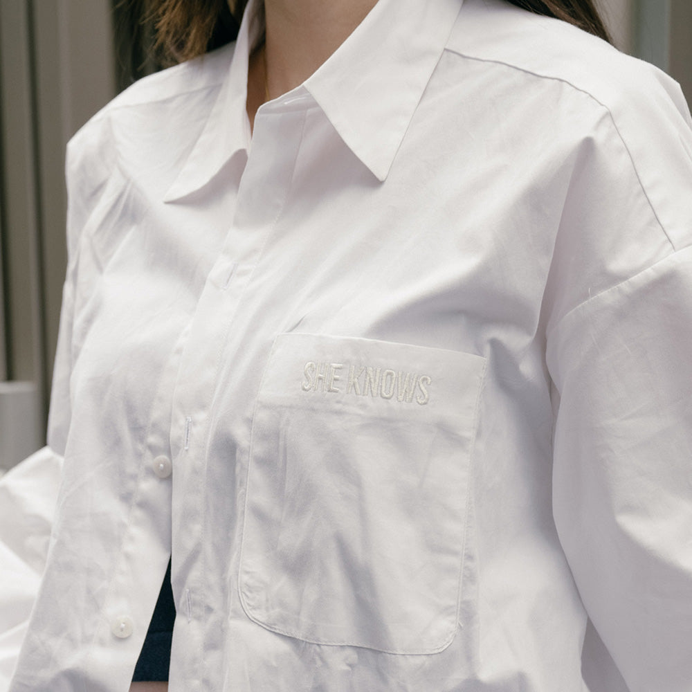 SHE KNOWS - Essential Oversized Shirt