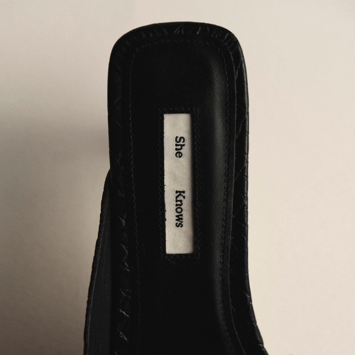 She Knows - Inez Leather Sandals