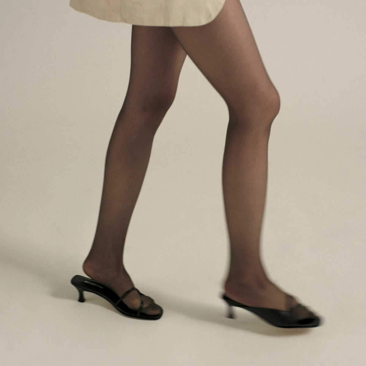 She Knows - Inez Leather Sandals