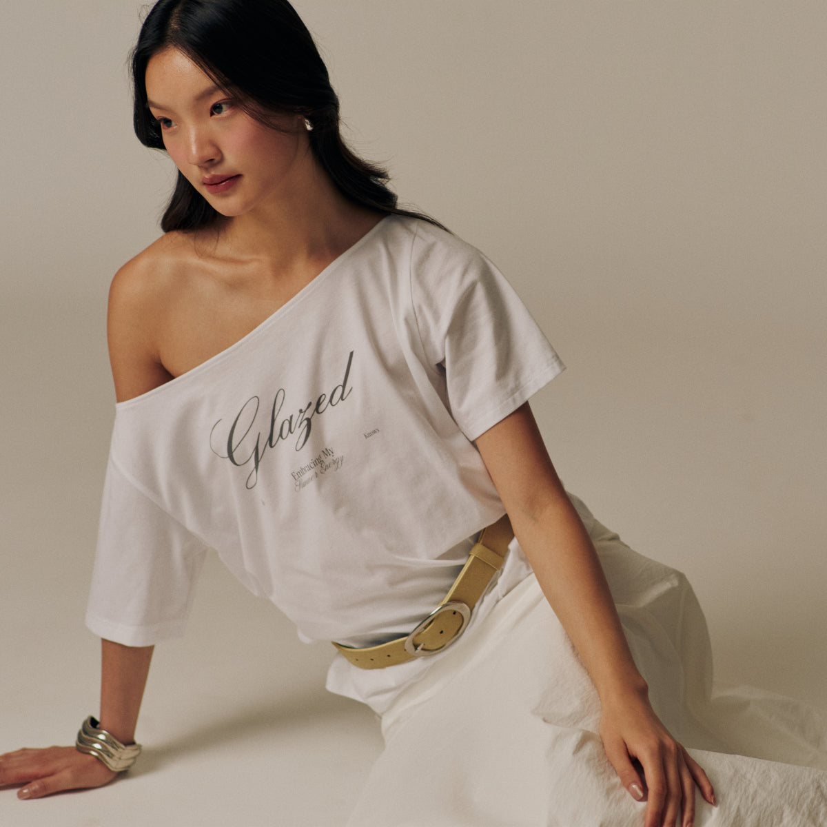 She Knows - Glazed Ultra Fine T-Shirt
