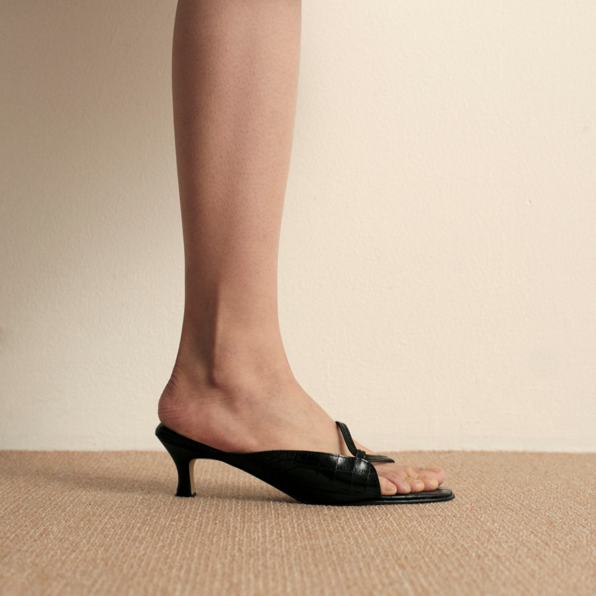 She Knows - Inez Leather Sandals